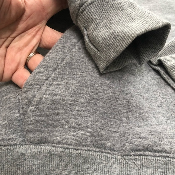 Bench Gray Fleece-Lined Sweatshirt/ hoodie size medium- gently used - Picture 4 of 10